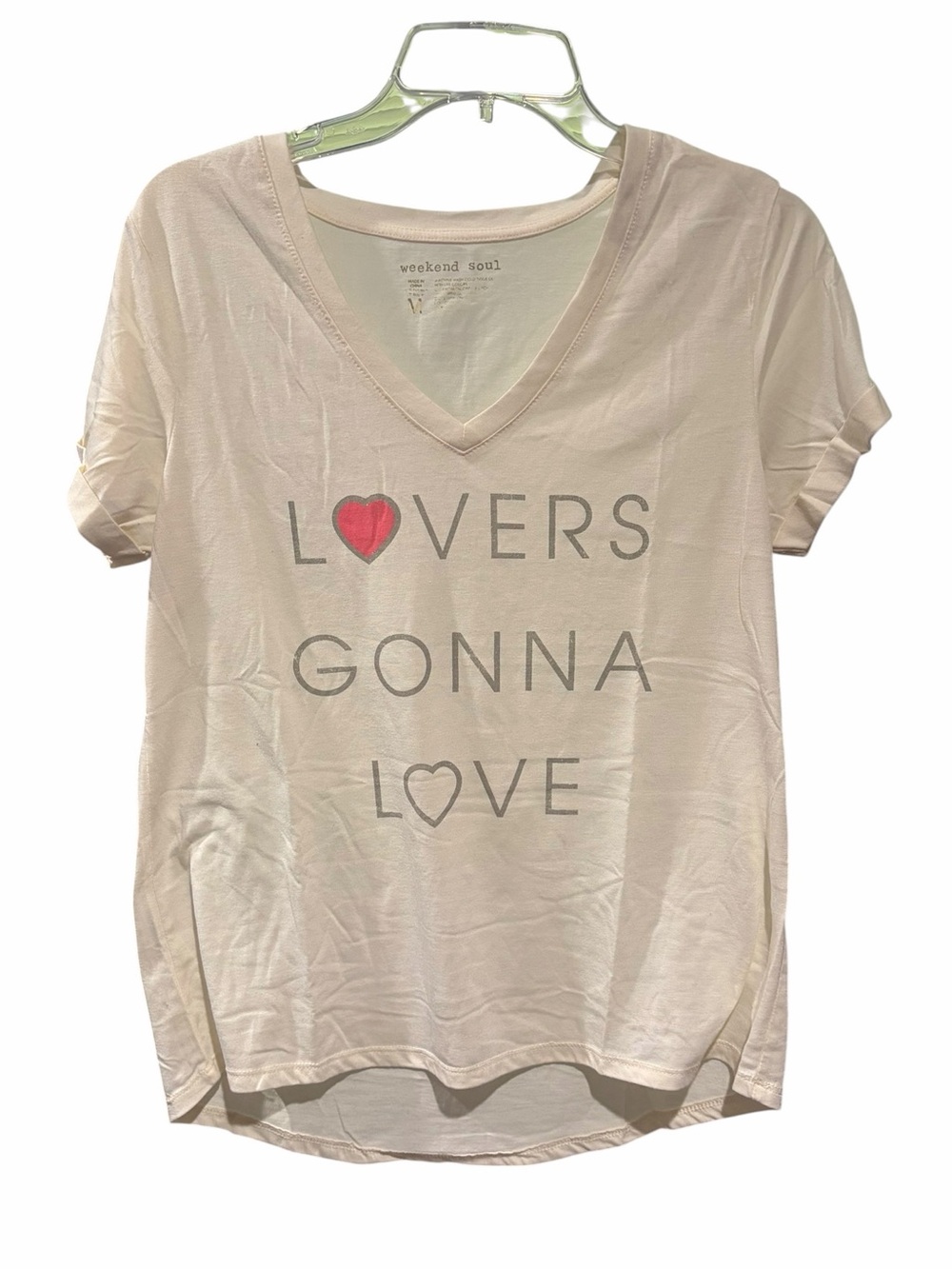 Weekend Soul “Lovers Gonna Love” Graphic V-Neck T-Shirt Women’s Medium